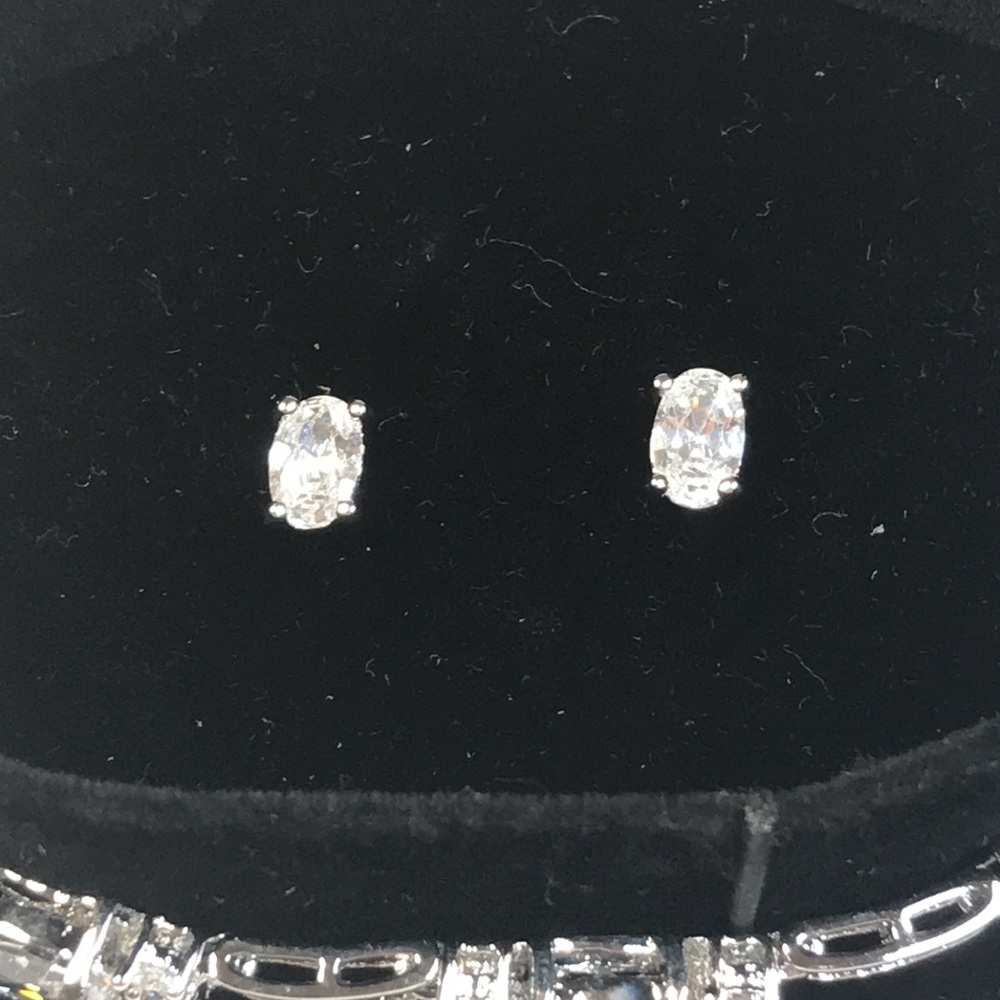 Martin James London synthetic diamond /rhinestone bracelet and earrings set - Picture 3 of 11